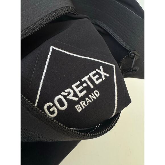 Goldwin 0 Gore-Tex Shoulder Bag - Picture 5 of 6